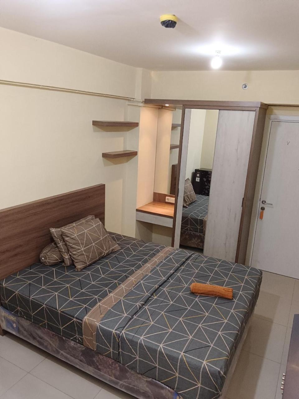 Sweet Pramuka Square Apartment *